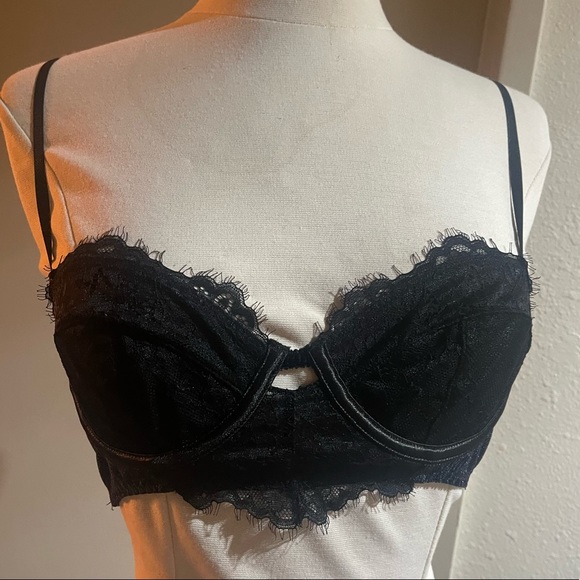 Urban outfitters out from under sheer black lace and velvet bra Sz small - Picture 1 of 6